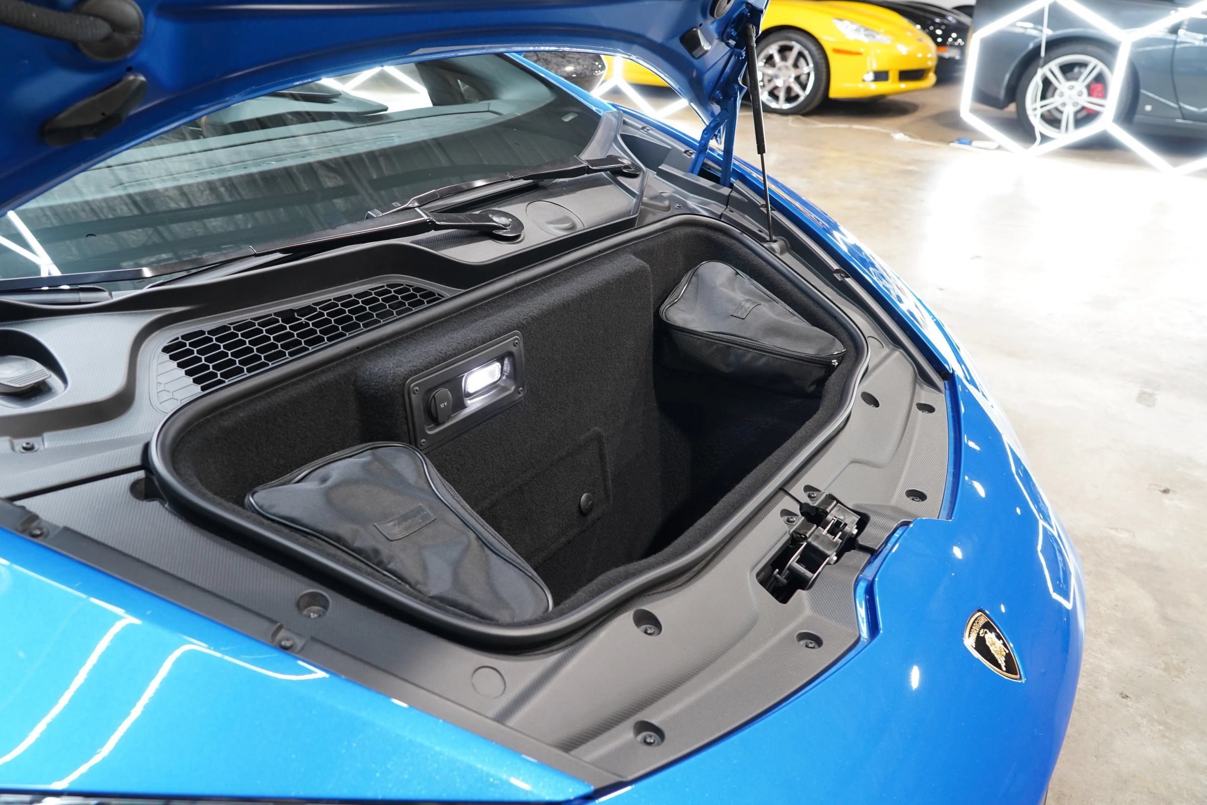 Used 2020 Lamborghini Huracan EVO RWD image 33