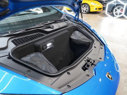 Used 2020 Lamborghini Huracan EVO RWD image 33