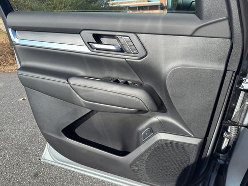 New 2026 GMC Terrain Elevation w/ Elevation Premium Package image 9