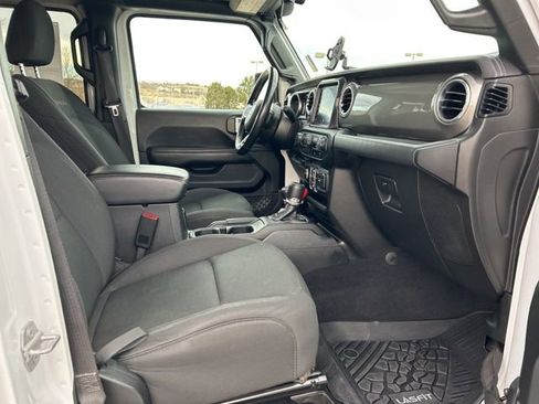 Used 2020 Jeep Wrangler Unlimited Sahara w/ Uconnect 4C Nav & Sound Group image 28