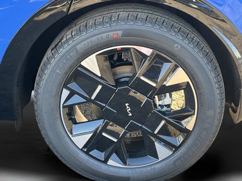 New 2026 Kia Sportage SX FWD image 11