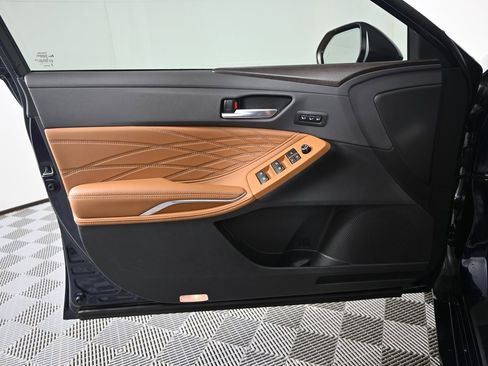 Used 2021 Toyota Avalon Limited w/ Advanced Safety Package image 19