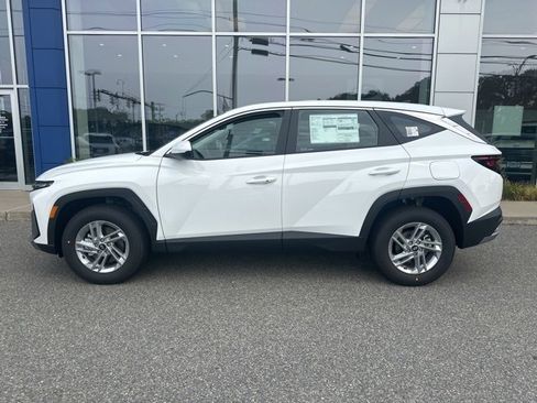 New 2025 Hyundai Tucson SE image 9