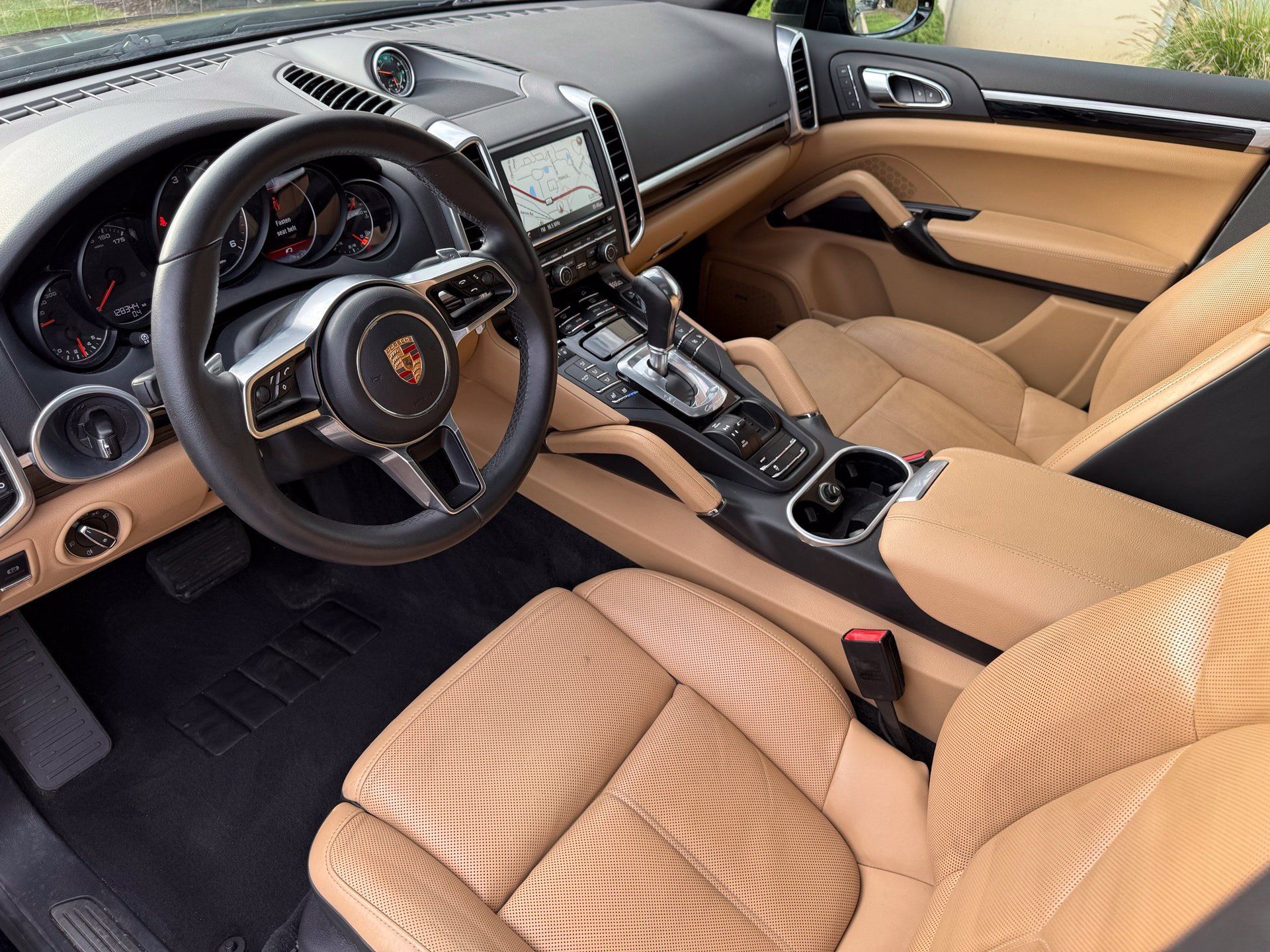 Used 2015 Porsche Cayenne Diesel AWD/4WD image 24