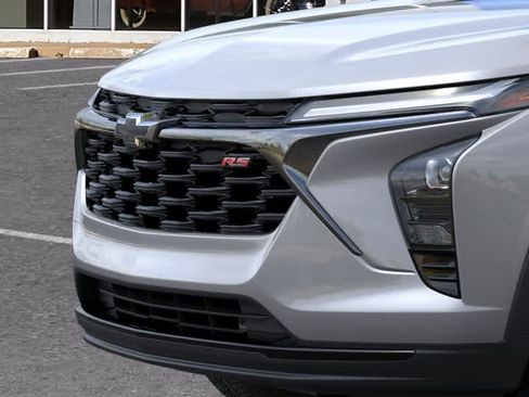 Used 2026 Chevrolet Trax RS FWD image 13