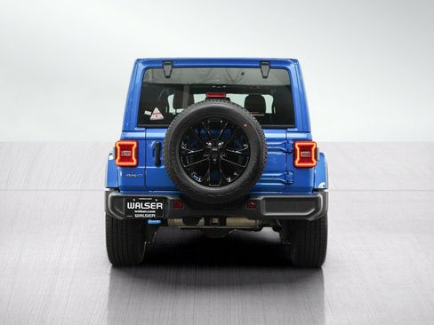 Used 2022 Jeep Wrangler Unlimited Sahara w/ Cold Weather Group AWD/4WD image 4