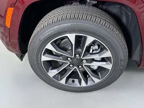 New 2025 Jeep Grand Cherokee L Overland image 33