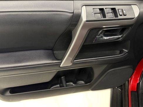 Used 2021 Toyota 4Runner SR5 Premium w/ Moonroof Package AWD/4WD image 11