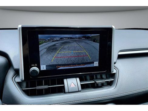 Used 2025 Toyota RAV4 XLE FWD image 26