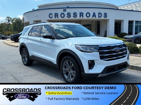 New 2026 Ford Explorer Active w/ Active Comfort Package AWD/4WD image 1