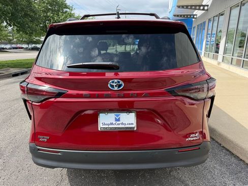 Used 2024 Toyota Sienna XLE w/ XLE Plus Package AWD/4WD image 14
