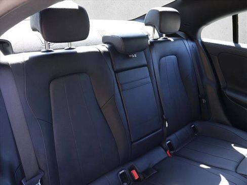 Used 2021 Mercedes-Benz CLA 250 image 27
