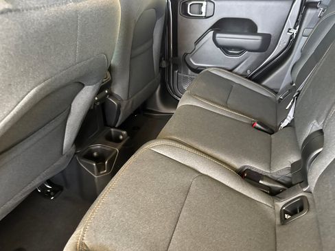 New 2026 Jeep Gladiator Sport AWD/4WD image 9