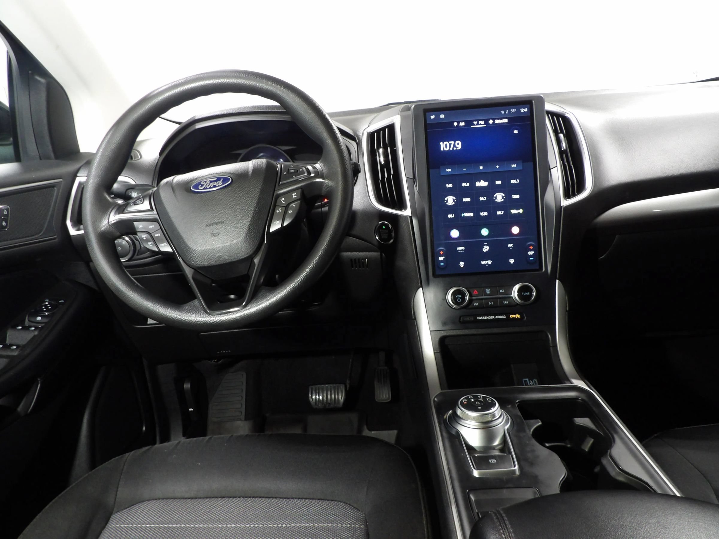 Used 2024 Ford Edge SE w/ Black Appearance Package AWD/4WD image 14