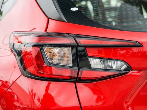 Certified 2025 Subaru Impreza 2.0i image 9