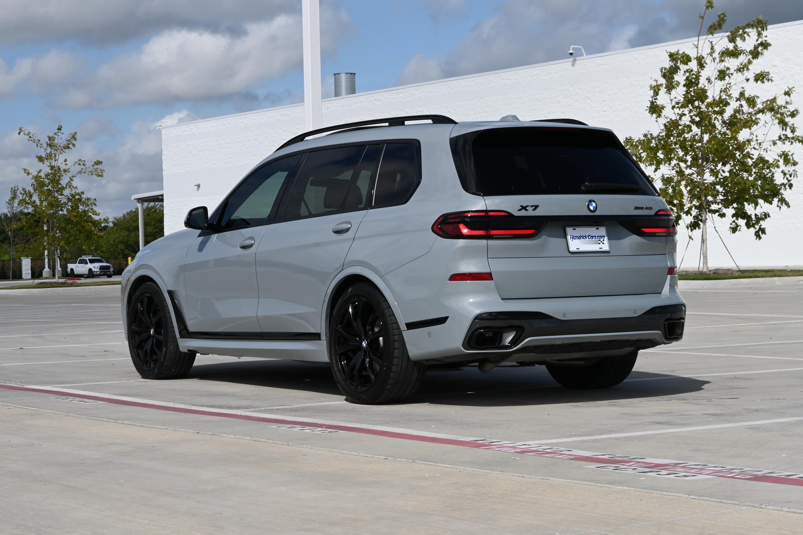 Certified 2025 BMW X7 xDrive40i w/ M Sport Package AWD/4WD image 7