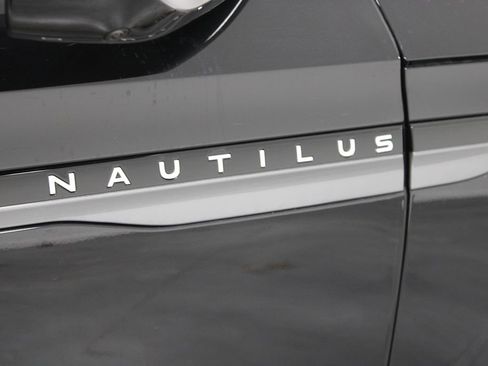 New 2026 Lincoln Nautilus Reserve w/ Jet Appearance Package image 13