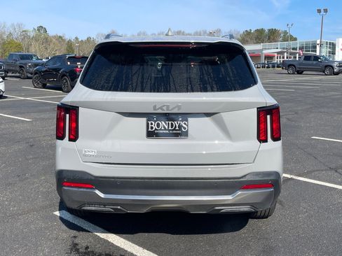 Used 2025 Kia Sorento S w/ Panoramic Sunroof Package image 15
