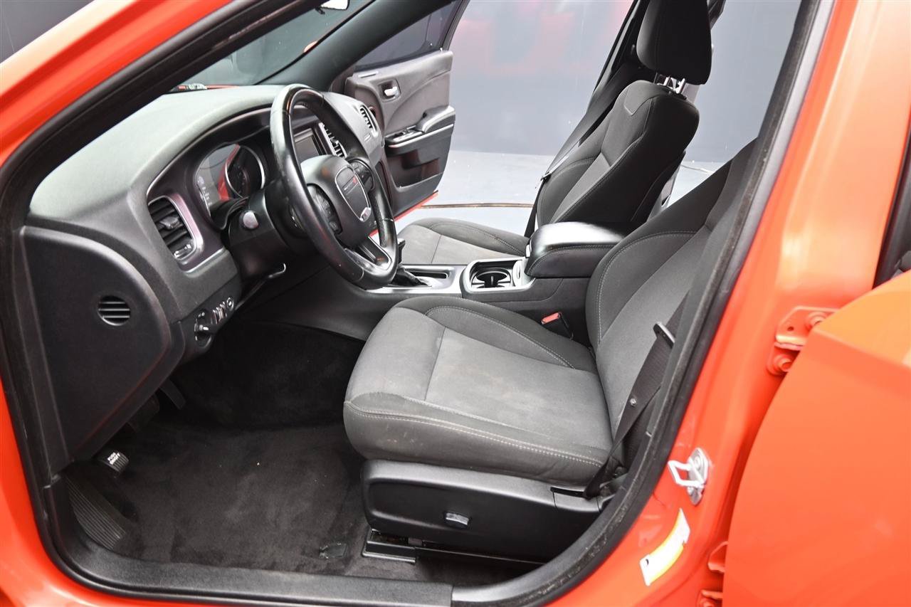 Used 2018 Dodge Charger SXT RWD image 11