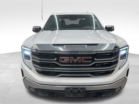 Used 2024 GMC Sierra 1500 SLT image 2