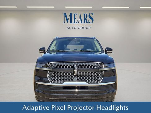 Used 2025 Lincoln Navigator Reserve AWD/4WD image 9