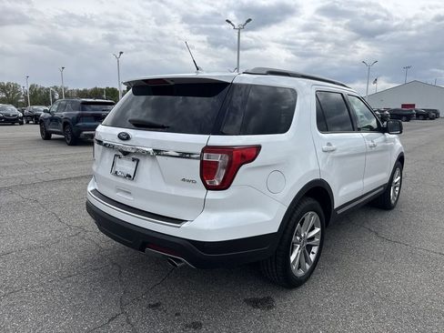 Used 2018 Ford Explorer XLT w/ Equipment Group 202A AWD/4WD image 8