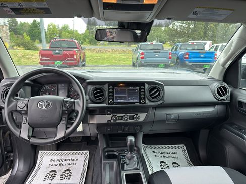 Used 2022 Toyota Tacoma SR RWD image 16