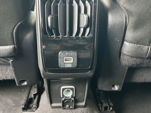 Used 2024 Jeep Compass Latitude image 25