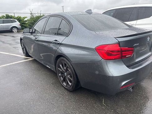 Used 2017 BMW 340i xDrive Sedan AWD/4WD image 12