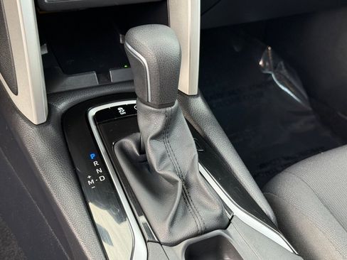 Certified 2025 Toyota Corolla Cross LE image 25