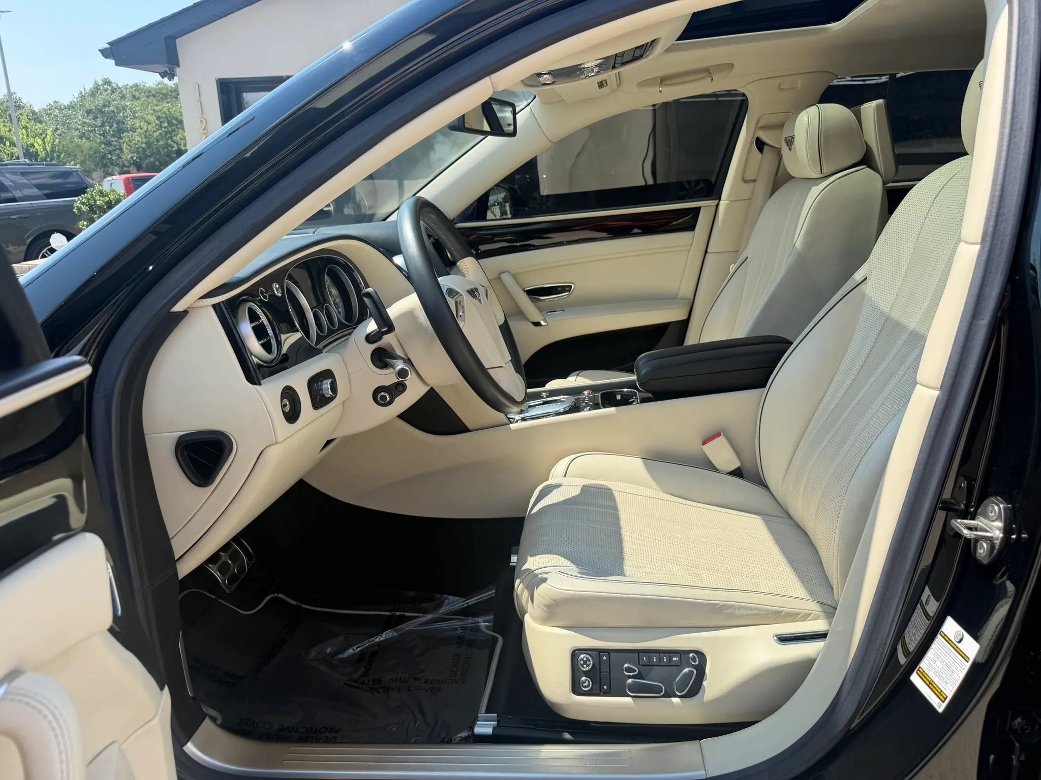 Used 2015 Bentley Flying Spur V8 AWD/4WD image 15