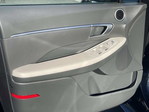 Certified 2023 Hyundai Sonata SEL w/ Convenience Package image 19