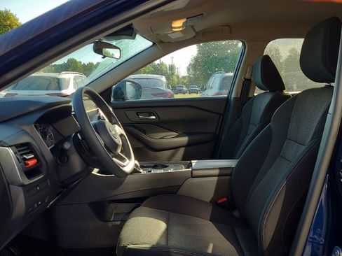 Used 2024 Nissan Rogue SV FWD image 12