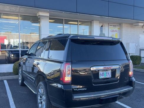 Used 2015 GMC Yukon Denali image 2