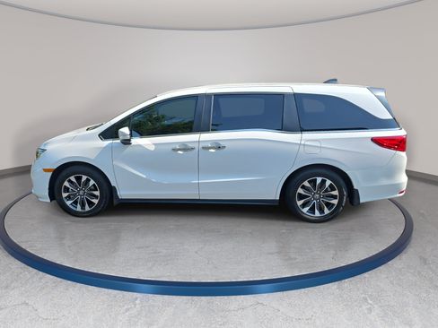 Certified 2024 Honda Odyssey EX-L image 8