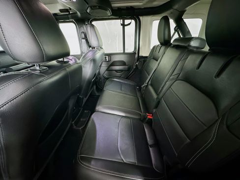 Used 2022 Jeep Wrangler Sahara image 28