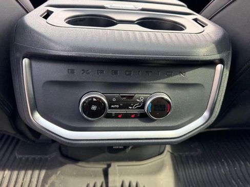 Used 2025 Ford Expedition Platinum AWD/4WD image 10