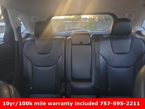 Used 2022 Ford Edge Titanium image 13