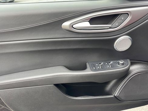 Used 2024 Alfa Romeo Giulia Veloce AWD/4WD image 15