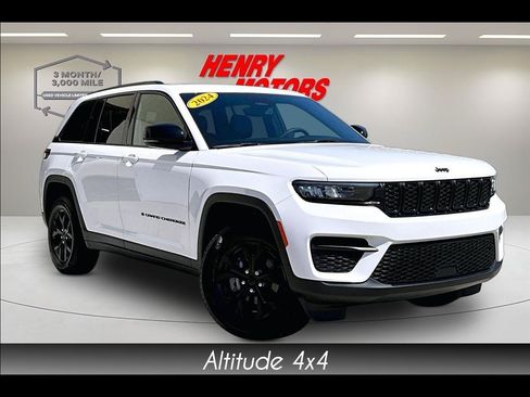 Used 2024 Jeep Grand Cherokee Altitude AWD/4WD image 1
