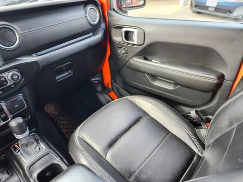 Used 2020 Jeep Wrangler Unlimited Sahara AWD/4WD image 15