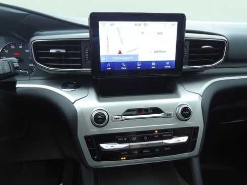 Used 2022 Ford Explorer XLT w/ Equipment Group 202A image 15