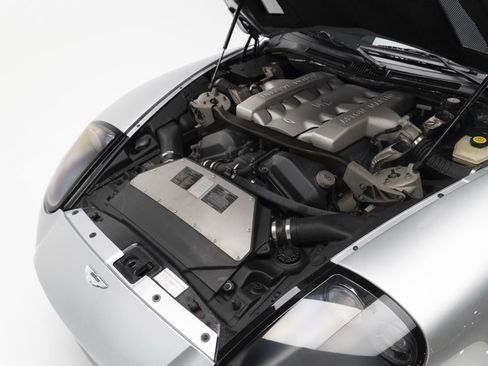 Used 2005 Aston Martin Vanquish S image 49