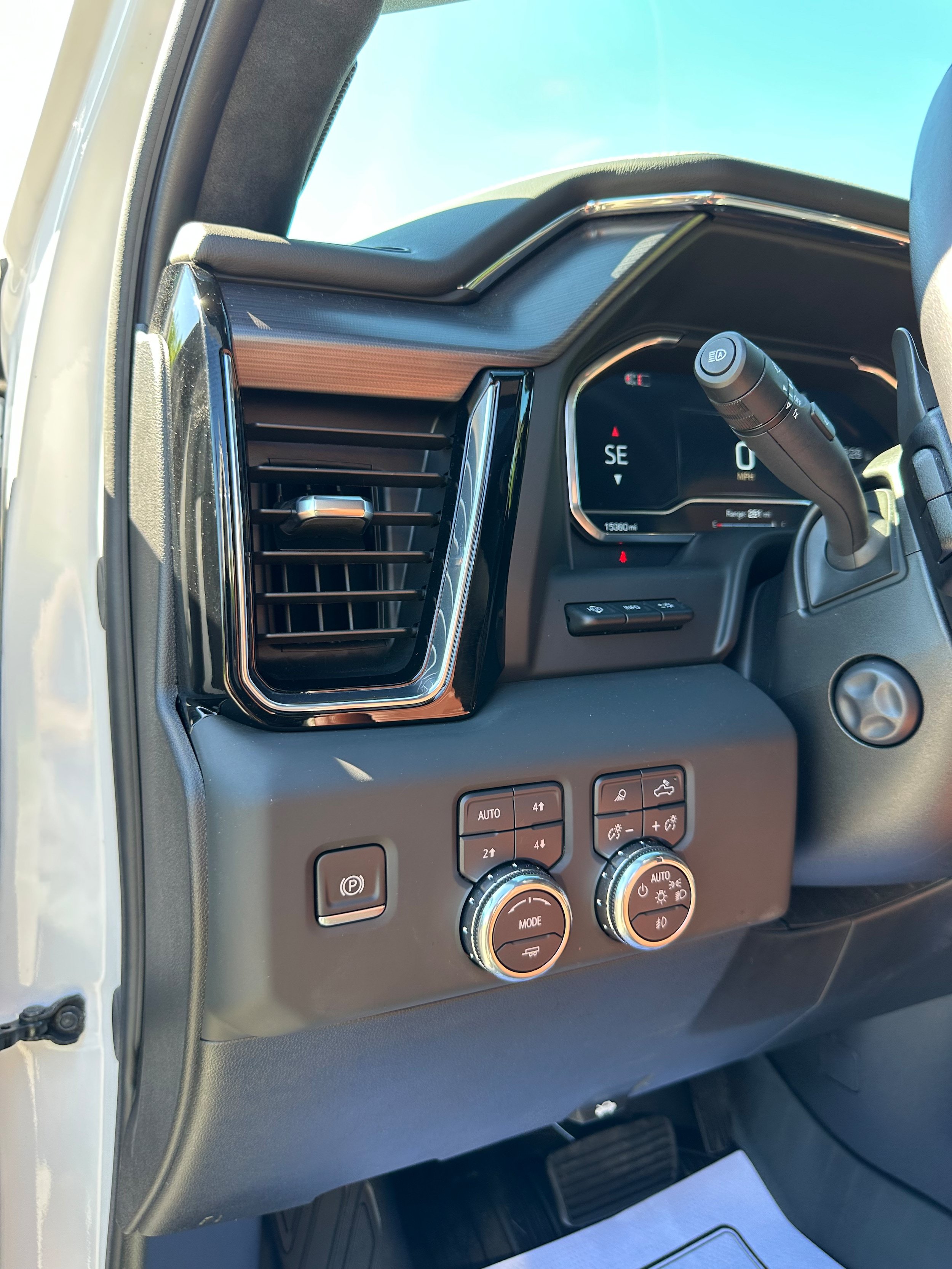 Used 2025 GMC Sierra 1500 Denali Ultimate AWD/4WD image 13