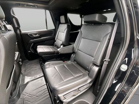 Used 2022 Chevrolet Tahoe Z71 w/ Z71 Off-Road Package AWD/4WD image 19