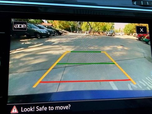 Certified 2021 Volkswagen Tiguan SE image 24