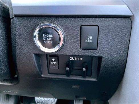 Used 2020 Toyota Tundra Platinum AWD/4WD image 35