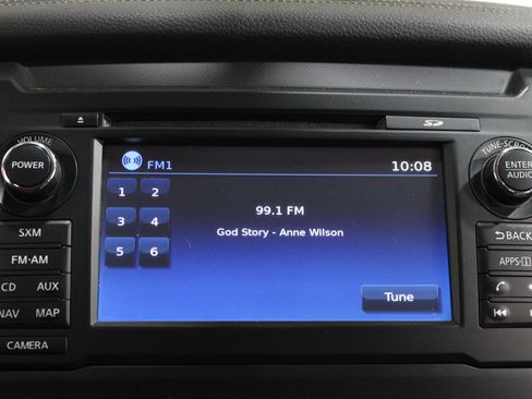 Used 2018 Nissan Titan SL RWD image 14