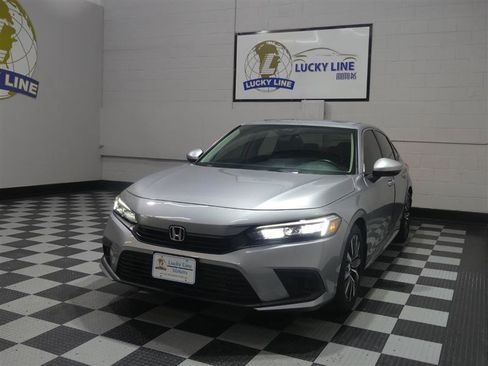 Used 2023 Honda Civic EX image 4
