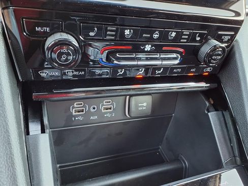 New 2025 Jeep Grand Cherokee Overland image 6